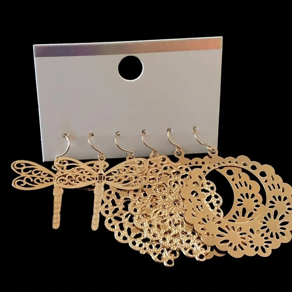 New on card Lightweight Gold Tone‎ Dangly Earring Set of 3 Dragonfly Medallion